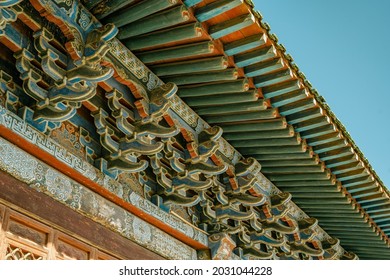 The Detail View Of The Wooden Roof Of Ancient Chinese Architecture In Dafo Temple, Zhangye, China.