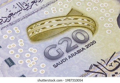Detaillierte Nahaufnahme von 20 Saudi Riyal. Saudi-Arabianische Währung für den G20-Gipfel im Jahr 2020. Geld von Saudi-Arabien. Banknote für den G20-Gipfel Saudi-Arabien 2020. Papierwährung. Arabische Gedenknoten