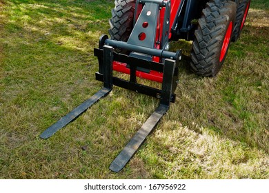 Details Of A New Industrial Agriculture Red Fork Lift Tractor                               