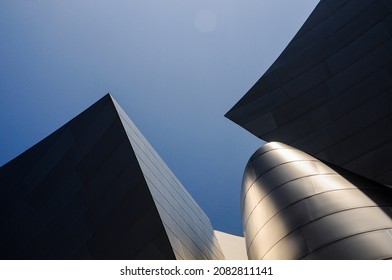 Details of the shapes and lines of the Walt Disney Concert Hall building