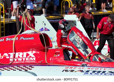 DETROIT - JULY 8 : Hydroplane Driver Mike Webster Enters His Hydroplane On July 8th, 2011 In Detroit, Michigan.