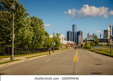 Detroit, MI, August 1. 2015: A Street Through In An Old Detroit City Neighborhood With Downtown Buildings And Tiger Stadium In The Background