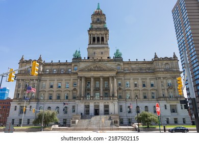 Detroit, MI, USA, 2021-05-29: Loking At Old Wayne County Building