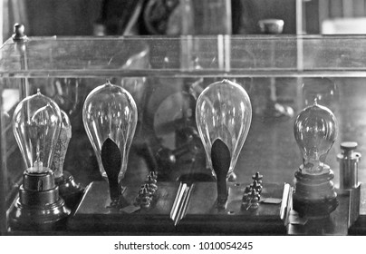 DETROIT – SEPTEMBER 1,1979: Thomas Edison Light Bulb Laboratory. Vintage Picture Taken In 1979.