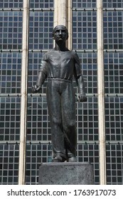 Deventer, The Netherlands, 04-28-2013: Monument In Honor Of The Dutch Resistance During World War II
