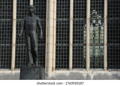 Deventer, The Netherlands, 04-28-2013: Monument In Honor Of The Dutch Resistance During World War II
