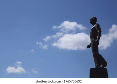 Deventer, The Netherlands, 04-28-2013: Monument In Honor Of The Dutch Resistance During World War II
