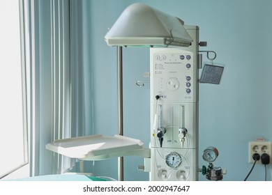 A Device For Resuscitation Of Infants And Checking The Child On The Apgar Scale After Delivery. Machine For Oxygen Supply And Resuscitation Of The Baby After Childbirth