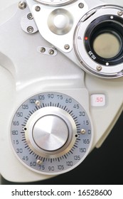 the device to the sight-testing