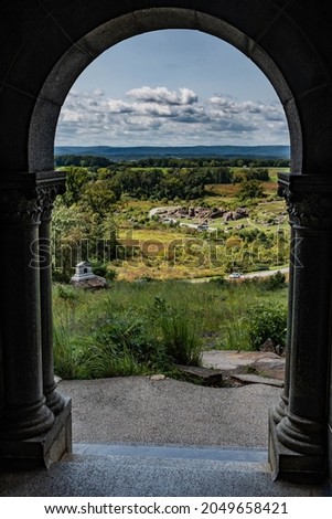 Devils Den thru the Castle Door, Little Round Top, Gettysburg National Military Park, Pennsylvania, USA
