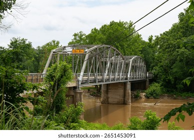 Devil's Elbow Bridge, built in 1923, on historic Route 66 in Devil's Elbow, Missouri, USA.
