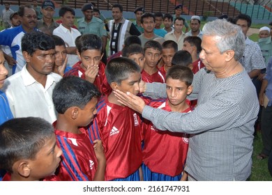 Dhaka, Bangladesh - May 27, 2007: Dr. Muhammad Yunus Was Awarded The Nobel Peace Prize For Founding The Grameen Bank And Pioneering The Concepts Of Micro Credit And Microfinance.