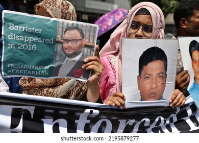 Dhaka, Bangladesh-August 30, 2022: International Day Of The Victims Of Enforced Disappearances, The Organization Of The Relatives Of The Missing People, 'Mayer Dak', Formed A Human Chain At Shahbagh. 