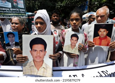 Dhaka, Bangladesh-August 30, 2022: International Day Of The Victims Of Enforced Disappearances, The Organization Of The Relatives Of The Missing People, 'Mayer Dak', Formed A Human Chain At Shahbagh. 