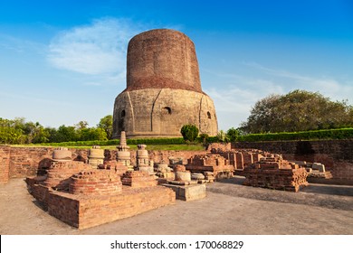 Dhamekh Stupa and ruins in Sarnath, India