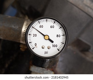 Dial Type Pressure Gauge At 30 Psi