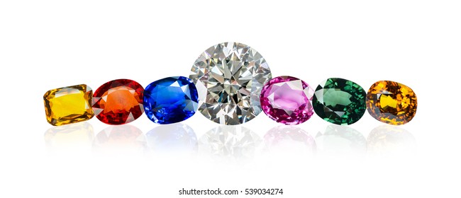 Diamant und Helle Edelsteine auf weißem Hintergrund