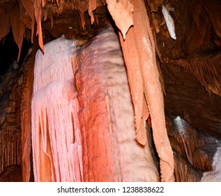 Diamond Cascade In Shenandoah Cavern In Virginia The Only Cavern With An Elevator In Virginia Mesmerizing Stalagmites 