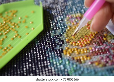 Diamond embroidery with a pen