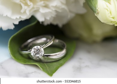Diamond wedding ring