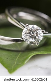 Diamond wedding ring