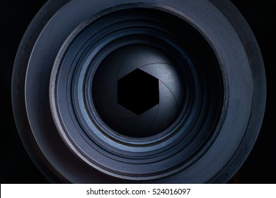 The diaphragm of a camera lens aperture, focus with goal target setting for center hitting on focus in the target center