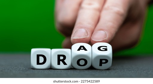 Dice form the expression 'drag and drop'.