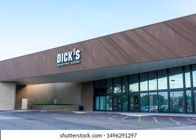 Dick's Sporting Goods Brick And Mortar Chain Store Facade Of Nation's Largest Sporting Goods Retailer - Sunnyvale, California, USA - Circa, 2019