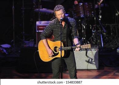 Dierks Bentley At The 7th Annual ACM Honors, Ryman Auditorium, Nashville, TN 09-10-13