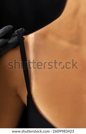 Difference after spray tan. Tan lines on females body.