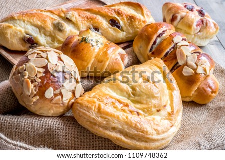 Difference kind of bakery, Various bread, Breakfast food product from wheat.