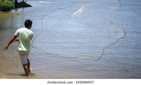 Different Pose Of How To Cast A Casting Net