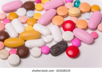 diferentes comprimidos píldoras de combinación de cápsulas