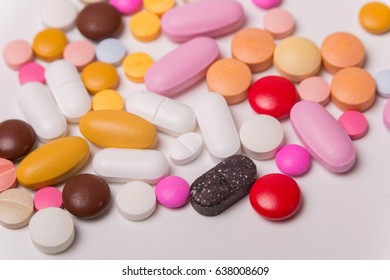 diferentes comprimidos píldoras de combinación de cápsulas