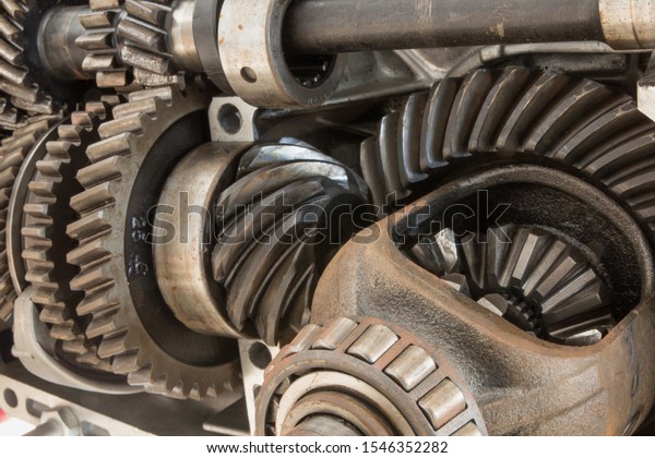 Differential gearbox of an old\
car.