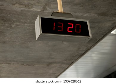Digital ceiling hanging timer with red digit time number