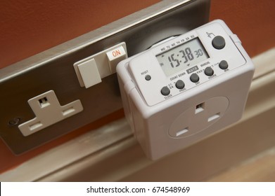 DIGITAL ELECTRONIC TIMER FOR ELECTRICAL APPLIANCES PLUGGED INTO 13 AMP MAINS SOCKET