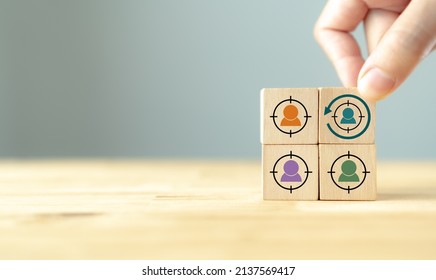 Digital Marketing, Retargeting Or Remarketing Concept. Online Strategies In Social Media, Website Visitor Management And Solution For Marketing Campaigns. Holding Wooden Cubes With Retargeting Icon.