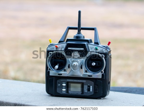 Digital\
Radio Control System for\
Airplane/Helicopter.