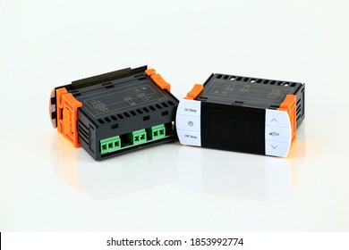Digital temperature controller for operate the air cooling or refrigerant.