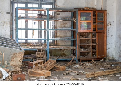 1,100 Dilapidated Office Images, Stock Photos & Vectors | Shutterstock