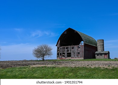 A dilapitated barn in springtime