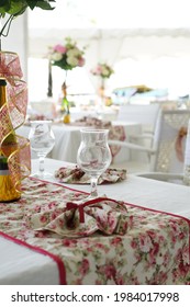 Dining Room Decoration For A Simple Beachfront Wedding Bright White Color Concept Konsep