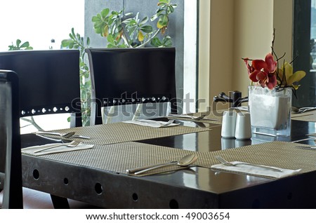 diningroom table setting