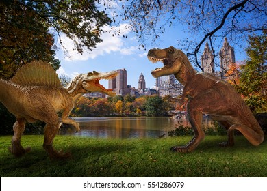 Dinosaur Scene Of The Two Dinosaurs Fighting 