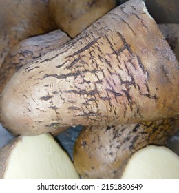 Dioscorea dumetorum, also known as the three-leaved yam or "Onu" is rich in carbohydrate, potassium and manganese. Mainly cultivated by the Igbos' South East, Nigeria.