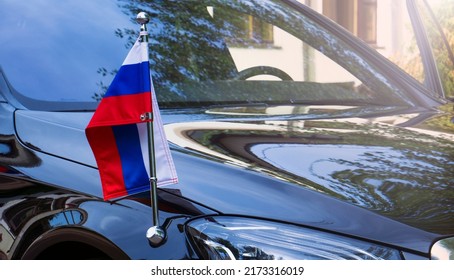 diplomatic car of the Russian delegation