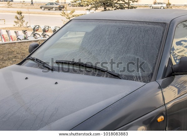 Dirty Auto\
Windshield