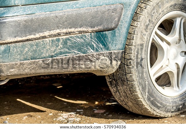 dirty car
close-up