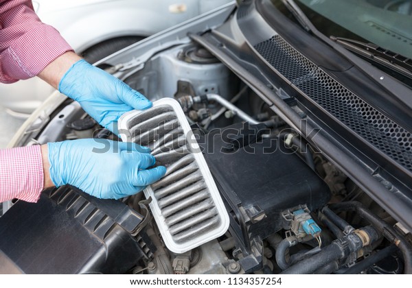 Dirty car engine air\
filter